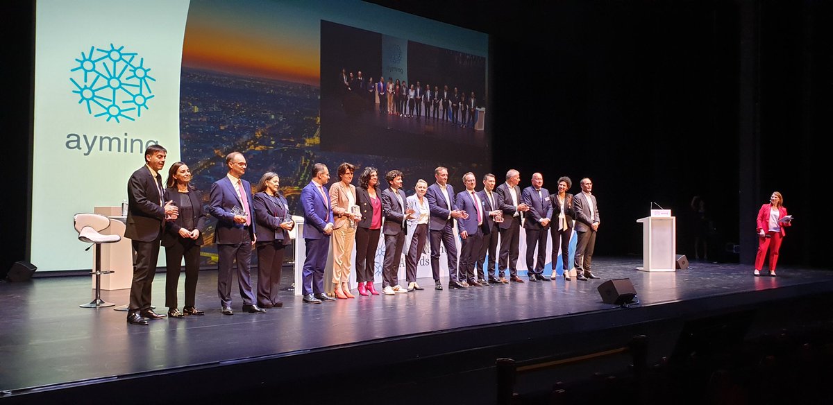 #BPA @theatrechaillot i premiati e la giuria, foto di gruppo! #oneayming <a href="/ayming_it/">Ayming Italia SB</a>