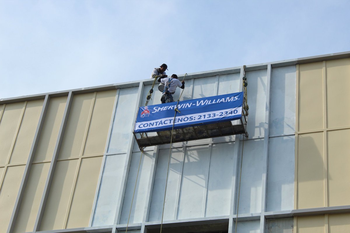 RT <a href="/OscarMachon/">Oscar Machon</a> #Ahora | La Biblioteca Nacional Francisco Gavidia <a href="/BINAES_FG/">Biblioteca Nacional</a> esta siendo pintada con una cobertura especial contra la corrosión y las filtraciones, el remozamiento de la fachada principal es gracias a la donación de una famosa marca de pinturas.