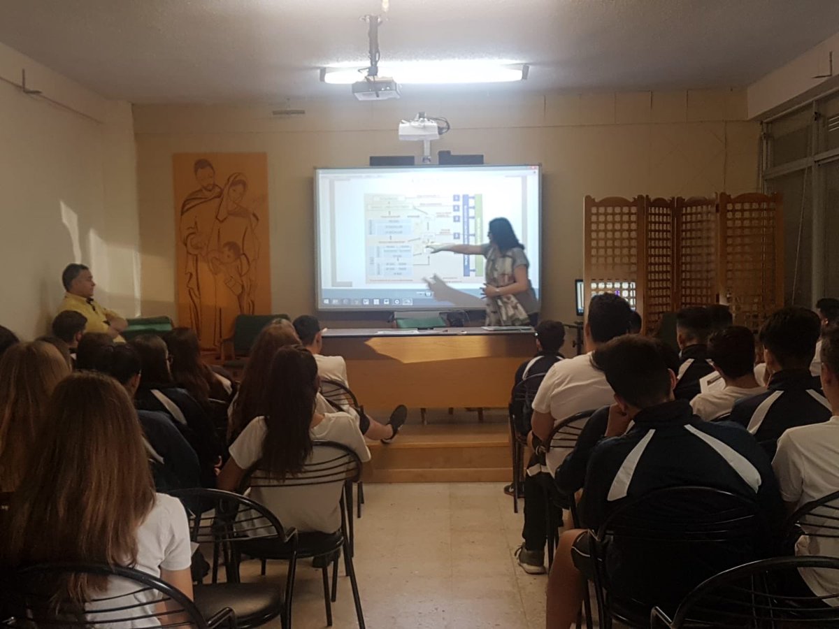 fecnsg's tweet image. Empezamos a tomar decisiones sobre nuestro  futuro. Jornada de orientación  #3ºESO #aplicadas #academicas #orientacioneducativa #tomandodecisiones #mirandohaciaelfuturo