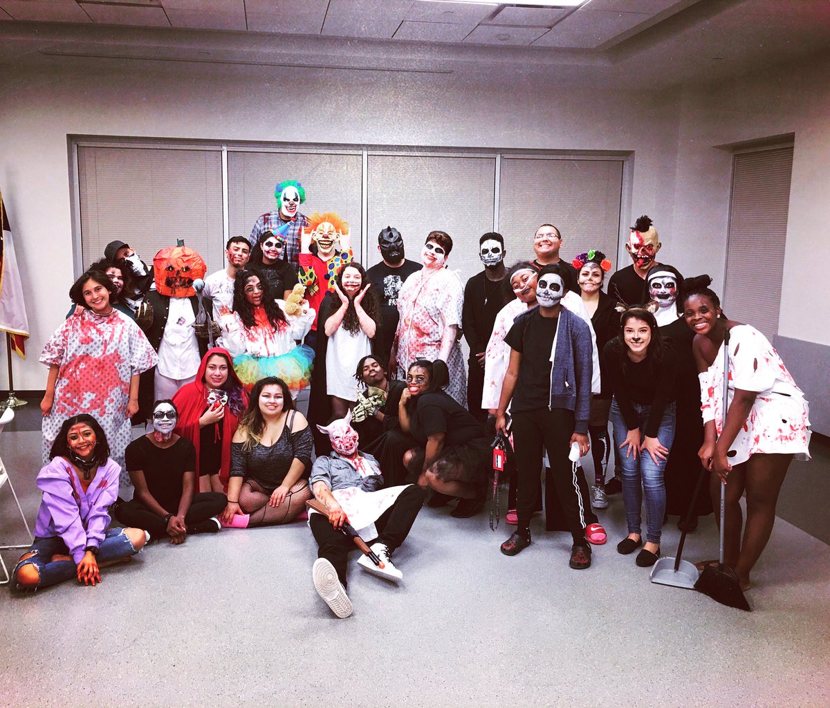 uhvjab's tweet photo. #ThrowbackThursday to our annual Haunted Hall! Weβre already more than halfway to Halloween 2019! #TBT #UHV #JAXNATION #HauntedHall πΎππ» https://t.co/2SH5KwOhtN