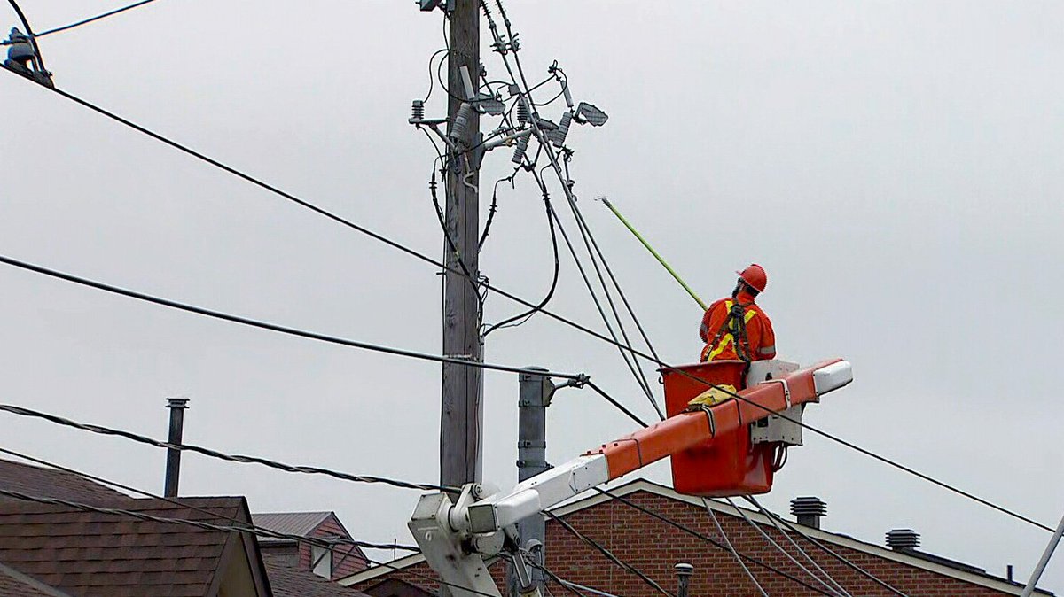 CTVToronto's tweet photo. A squirrel is to blame for an east-end power outage that caused headaches for some TTC riders this morning https://t.co/cP7eVjkXit https://t.co/a3fldYIko5