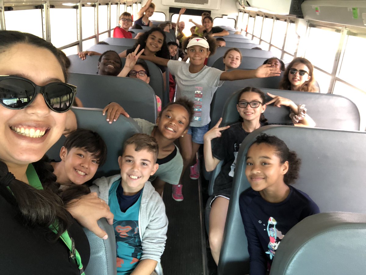 MrsVillanuevas's tweet photo. Fun day at Splashtown 💦 @FSHISD #FSHEROCKS https://t.co/K4QEWA7gPx