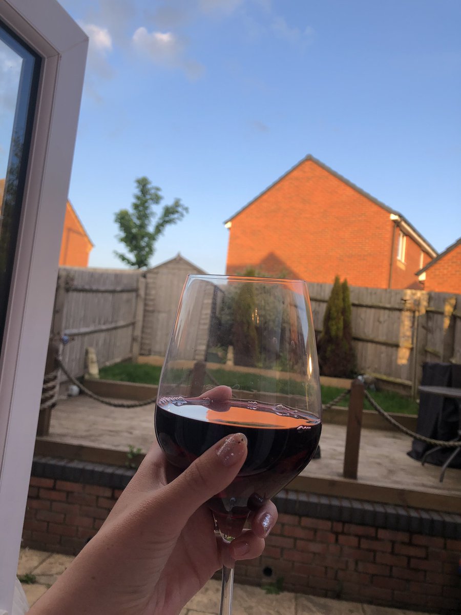 saaff1990's tweet photo. Cracked open a bottle of red all the way from Australia 🇦🇺 Thanks to my friend who is over to visit. It’s delicious 😋 x x x x https://t.co/AYnXmgmAfG