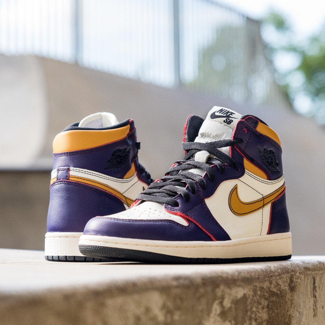 tactics's tweet photo. π Court to Coping. @nikesb Air Jordan 1 OG LA to Chicago available in-store only on 5/24. Raffle starts at 10am at #tacticsbend & 11am at #tacticseugene.
#nikesb #jordan1 #skateshoes https://t.co/rfkxZDgsSE