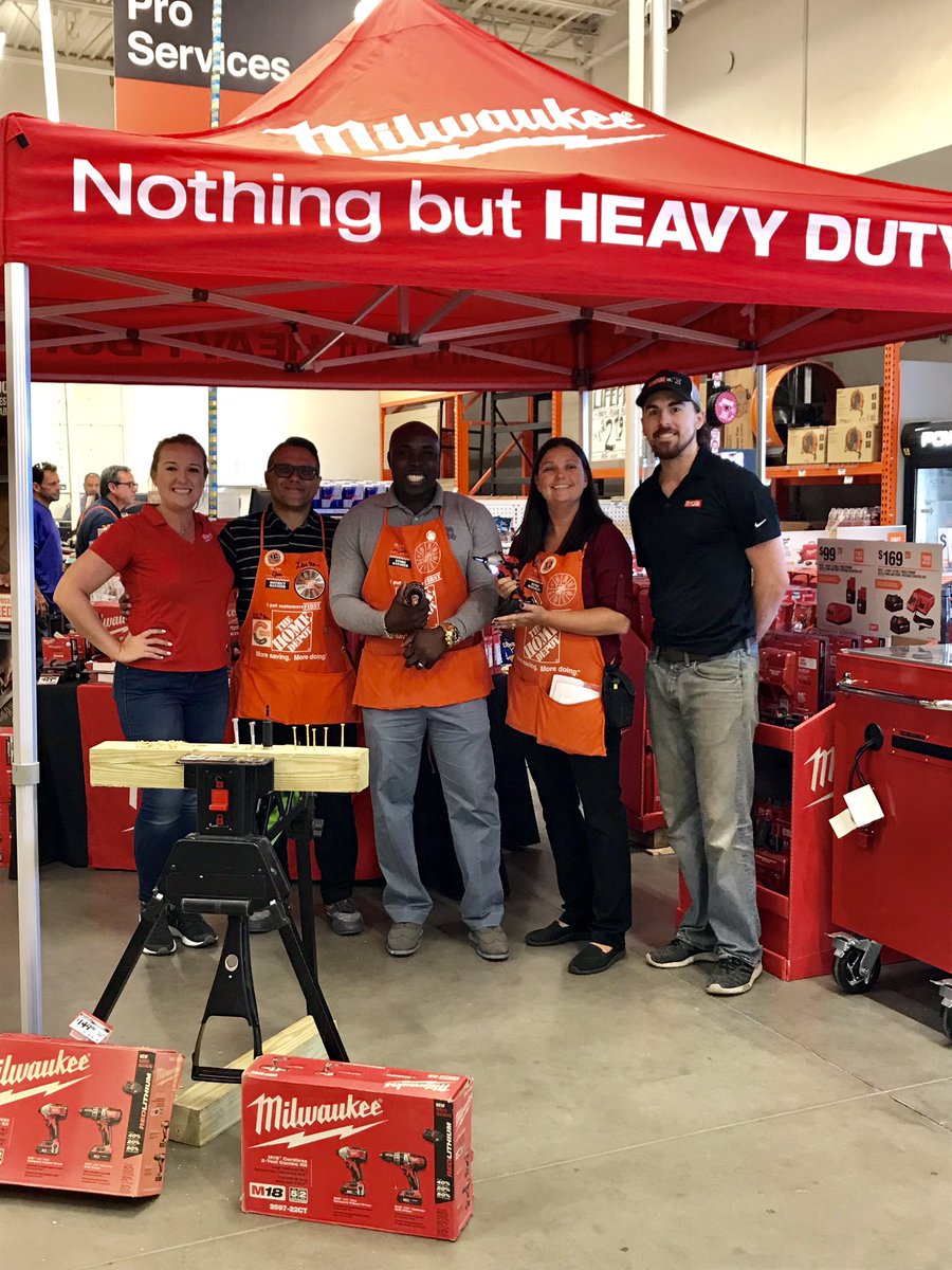 sarahTTI's tweet photo. Today, #TEAMTTI partnered up with Store Manager, @jennifert8528 in #8528 to push through Milwaukee inventory! @HomeDepot It was a pleasant surprise running into District Manager, @EfrenExports and Store Manager @KurtHomeDepot! 🥳🔥💯 Thanks for the support! https://t.co/XxQKBszQOZ