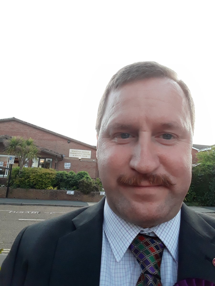 DaryllPitcher's tweet photo. Back where I started this morning in Wootton Bridge. Just visited East Cowes and Whippingham. A big thank you to all the polling station staff across the country. There is still a little time to get out and join me in saying #imvotingUKIP @UKIP #IsleofWight https://t.co/LHSa1H27SZ