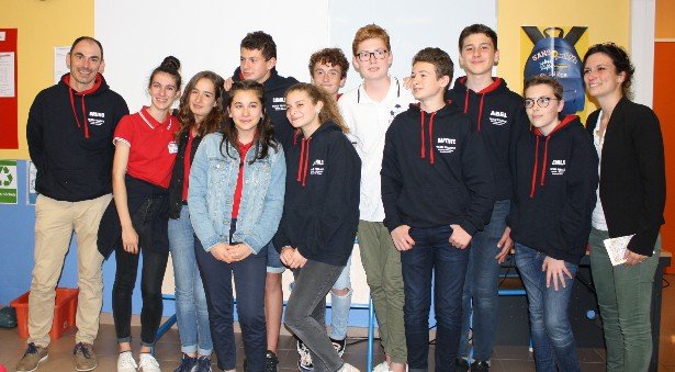 CDLM53's tweet photo. Cossé-le-Vivien : les robots du collège de l'Oriette primés aux USA - Le Courrier de la Mayenne https://t.co/TcL6PT6Jq1 https://t.co/NizwBhtnX7