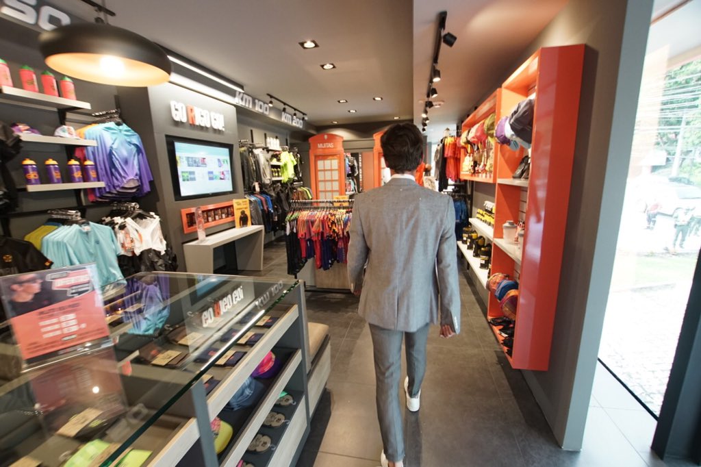 UranRigoberto's tweet photo. Mijitos por aquí los esperamos en mi nueva tienda #gorigogo queda en transversal inferior a una cuadra de la Avenida las palmas https://t.co/Vjx9bftbM6