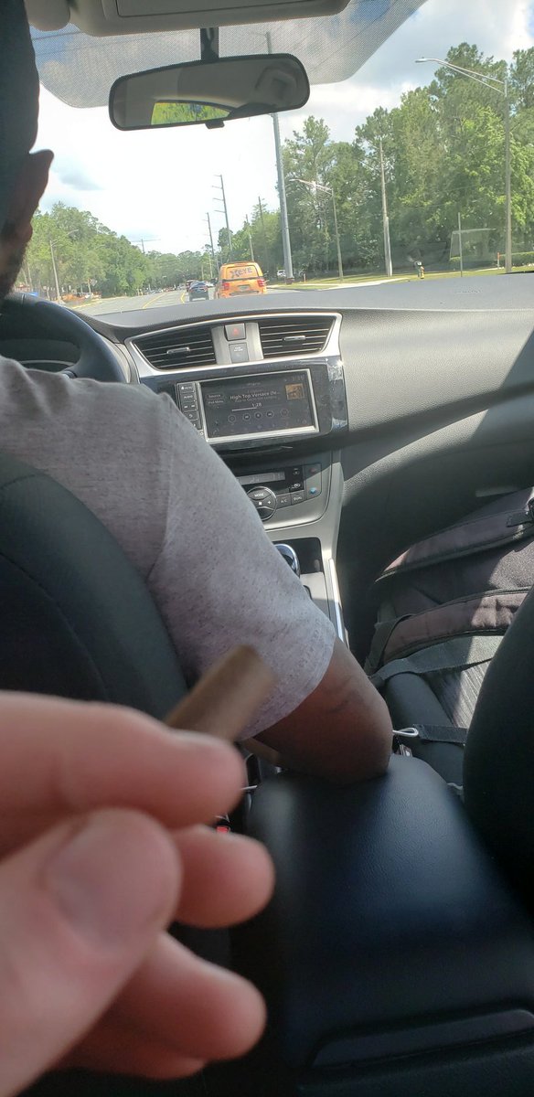 Andyjakebazz's tweet photo. You ever hop in the @Uber and get handed a blunt by the driver? https://t.co/SP7BynN1Ti