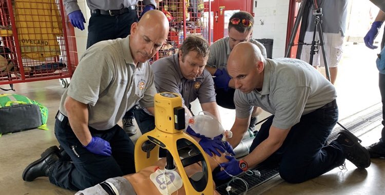 FWOEM's tweet photo. @FortWorthFire, @MedStarEMSInfo & @CookChildrens are in @sundancesquare from 5-6pm teaching CPR and #StopTheBleed to the public. If you’re Downtown be sure to stop by and learn these life saving efforts by some of the best in the City! #ForWorth #EMSweek2019 🚑🚒 https://t.co/pmzjOzg2qp