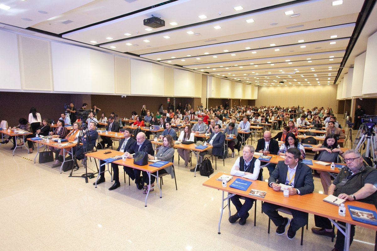 DircomLa's tweet photo. Finalizó la #CumbreDircom. Fueron muchas las voces y los asistentes que nos permitieron visualizar el futuro de la comunicación y la comunicación del futuro. https://t.co/ljs5PN82E1