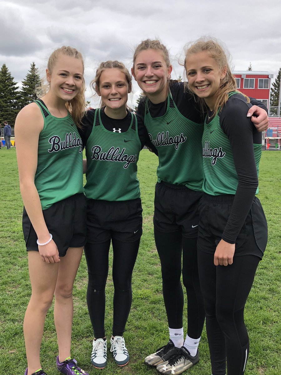 KWoelfel_runfun's tweet photo. #sectionqualifier #4x200relay https://t.co/yxMR4cZRaD