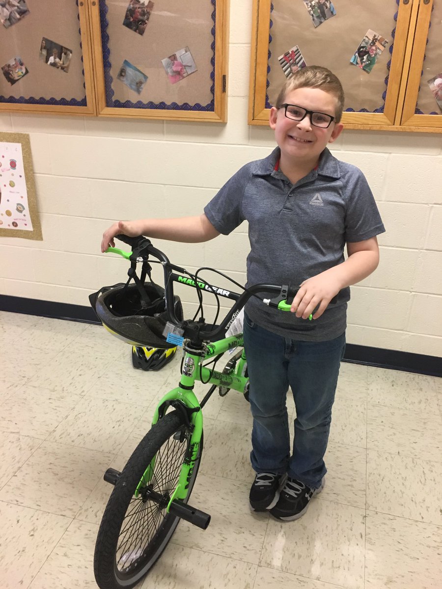 BEBluejackets's tweet photo. Thank you Mitchell Grissom Kiwanis Club for our BUG, Terrific Kids and bicycles this year!! #GoMitchell #GoBluejackets https://t.co/DNE5iM5I63