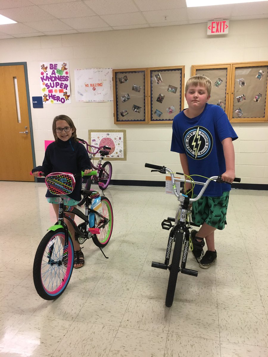 BEBluejackets's tweet photo. Thank you Mitchell Grissom Kiwanis Club for our BUG, Terrific Kids and bicycles this year!! #GoMitchell #GoBluejackets https://t.co/DNE5iM5I63