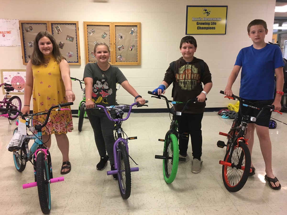 BEBluejackets's tweet photo. Thank you Mitchell Grissom Kiwanis Club for our BUG, Terrific Kids and bicycles this year!! #GoMitchell #GoBluejackets https://t.co/DNE5iM5I63
