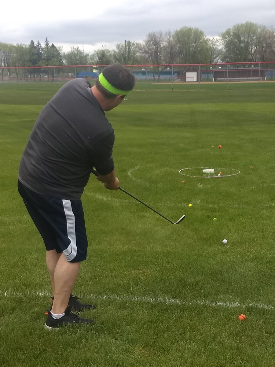 sfalkers's tweet photo. Starting off Corporate Cup with the chipping challenge #srfconsulting #FMWFCorpCup https://t.co/hLYzLARDSL