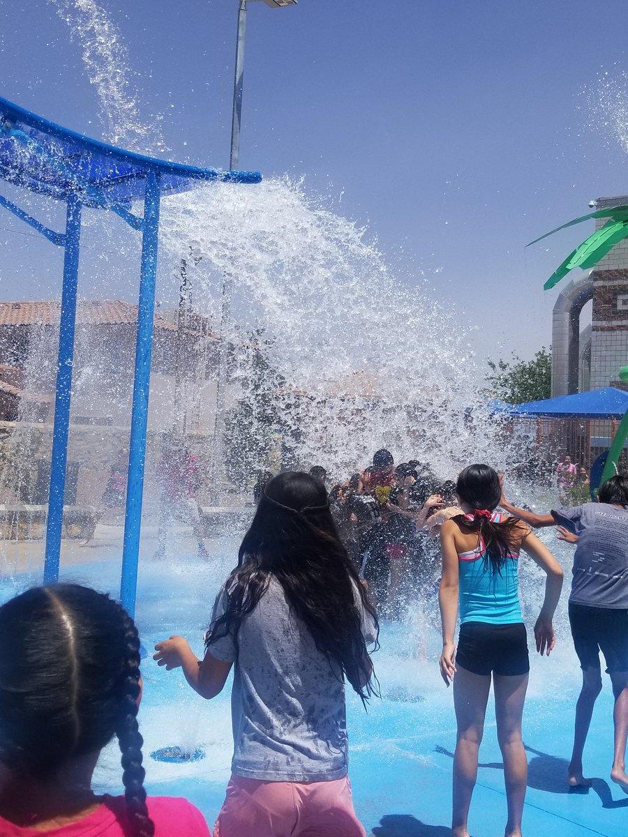 NBorunda_JDS's tweet photo. Bowling ๐ณ and fun in the sun ๐ our 6th grade Bulldogs had a blast! #TEAMSISD #SOCORROMIDDLE #SMS https://t.co/jJ1zqmXI1D