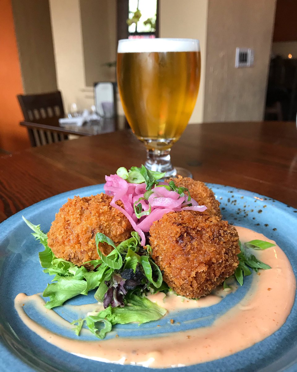 Bar &amp; Barrel // 4-7pm :: Bacon Cheeseburger Arancini. Paired with Portland Pale Ale <a href="/LonePineBeer/">Lone Pine Brewing Co</a> $5! #HappyHour #portlandME #craftbeer