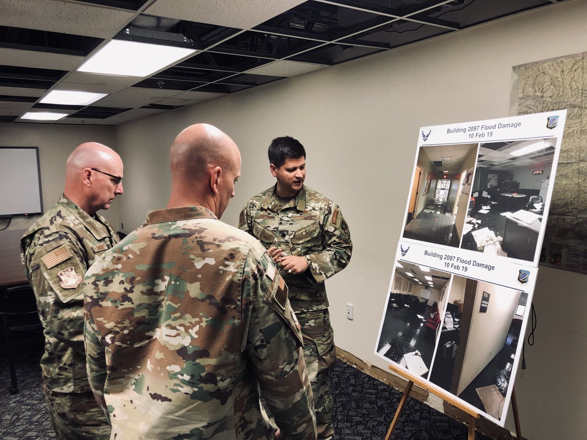 92arwcommander's tweet photo. This week Team Fairchild was proud to host the 18 AF Command TeamβMaj Gen Barrett, CMSgt Simpson, and their spousesβand showcase how this base and community fuels rapid global mobility at the speed of war! #TeamFairchild #18AF #Famous92nd #TankerThirst #RapidGlobalMobility https://t.co/07JyvHpePw