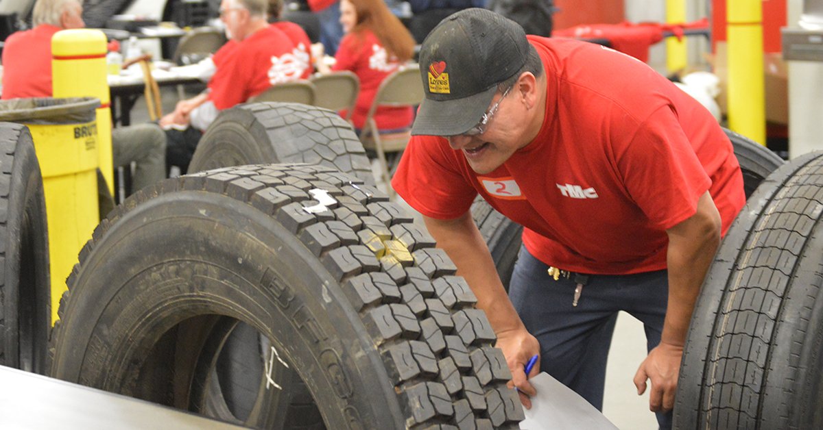 LovesTravelStop's tweet photo. Loveโs, @SpeedcoPM Mechanics Kick Off Record Year in #TMCSuperTech Competitions https://t.co/ODikBJhoKx #TeamLoves https://t.co/brCpaACrs7