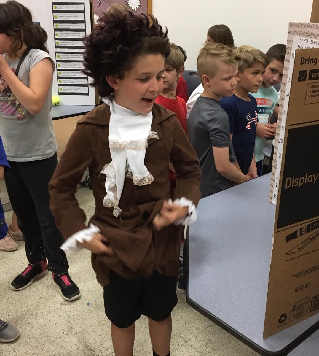 unioncenterelem's tweet photo. Check out all the celebrities at UCE today! The 4th Grade 'Living Museum' was AMAZING! Our students were able to research some of the world's most influential people! @UnionTwpSchools #ucepride https://t.co/Wbtforhiaq
