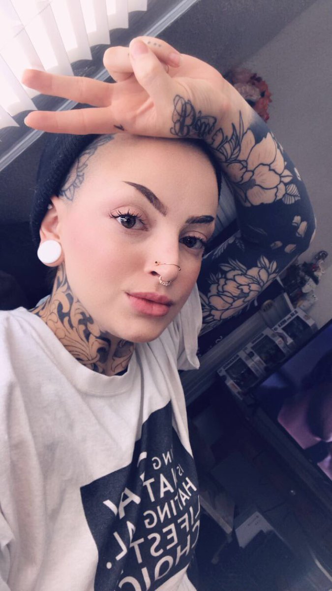 rabbitprince666's tweet photo. Iโm going #live !!! Come hang out with me in chat on #twitch https://t.co/cQ3AIU39lU #justsnacks #andgames maybe some #bioshock too?? ๐๐ค๐โจ https://t.co/XGmYbMvFjC