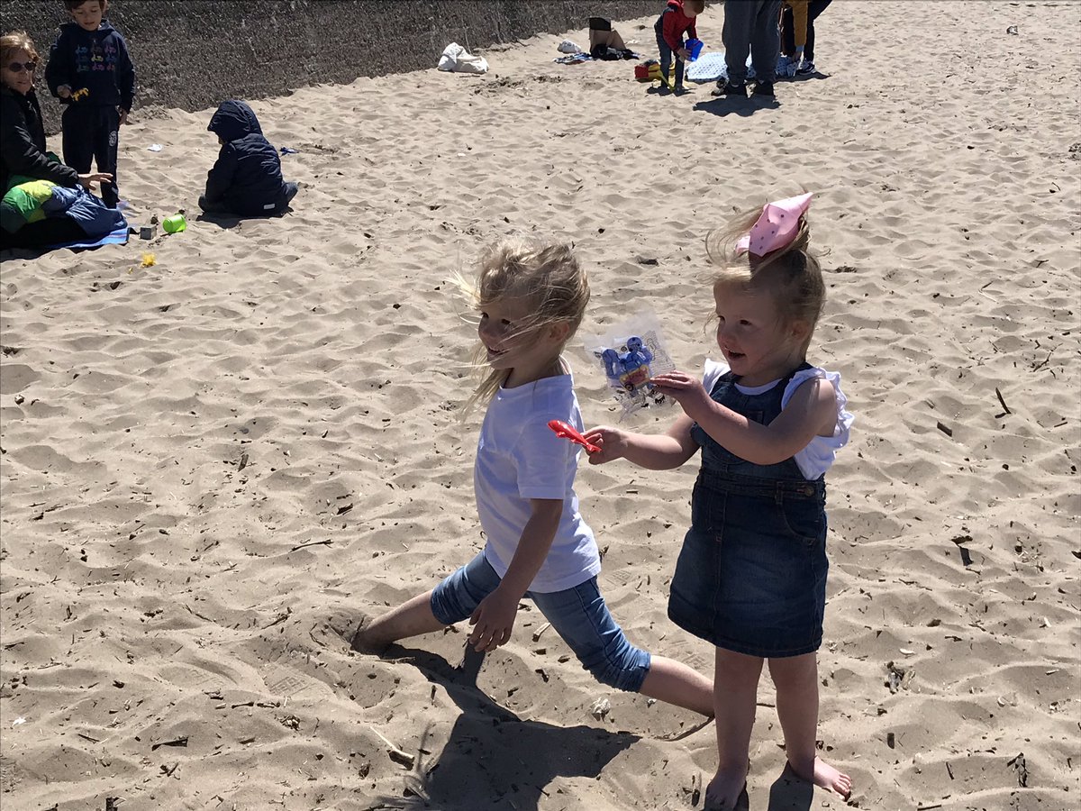 PetersburnPS's tweet photo. Last ever Petersburn Nursery trip to Ayr. #funatthebeach #makingmemories #Besteverpetersburnparents. Thanks to all our parents, past, present and future. X https://t.co/cVpMR42GPM