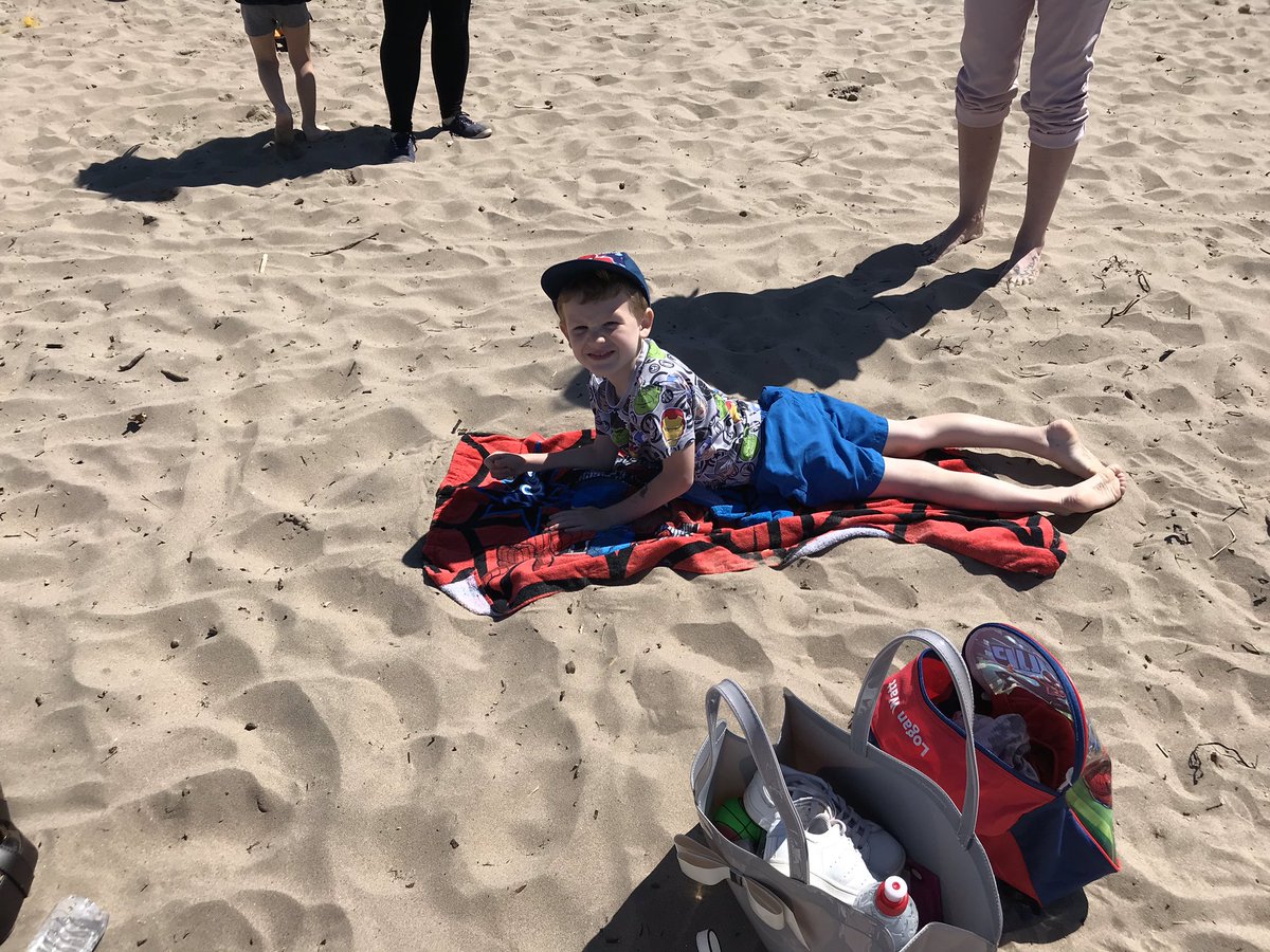 PetersburnPS's tweet photo. Last ever Petersburn Nursery trip to Ayr. #funatthebeach #makingmemories #Besteverpetersburnparents. Thanks to all our parents, past, present and future. X https://t.co/cVpMR42GPM