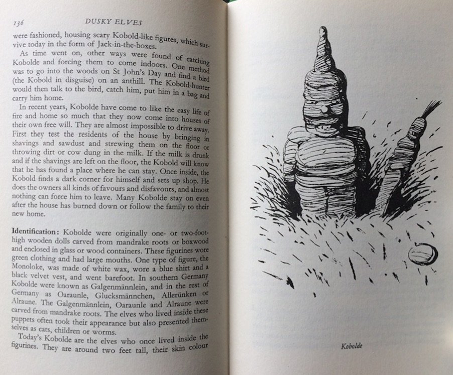 #FolkloreThursday in the <a href="/witchmuseum/">MWM</a> working on #mozart #MAGICFLUTE: 3 Imps guide Tamino: ours come alive as ‘Kobolde’ puppets by <a href="/Simon_Costin/">SIMON COSTIN-CONSTANTIN</a>. Directed by <a href="/catrincymru/">Catrin Wyn-Davies</a> for <a href="/RHS/">Russell Smith 🤙</a> gold medallists <a href="/salutationhotel/">The Salutation Hotel, Restaurant and Gardens</a>

Info: tiny.cc/mwmflute tickets: tiny.cc/FluteTickets