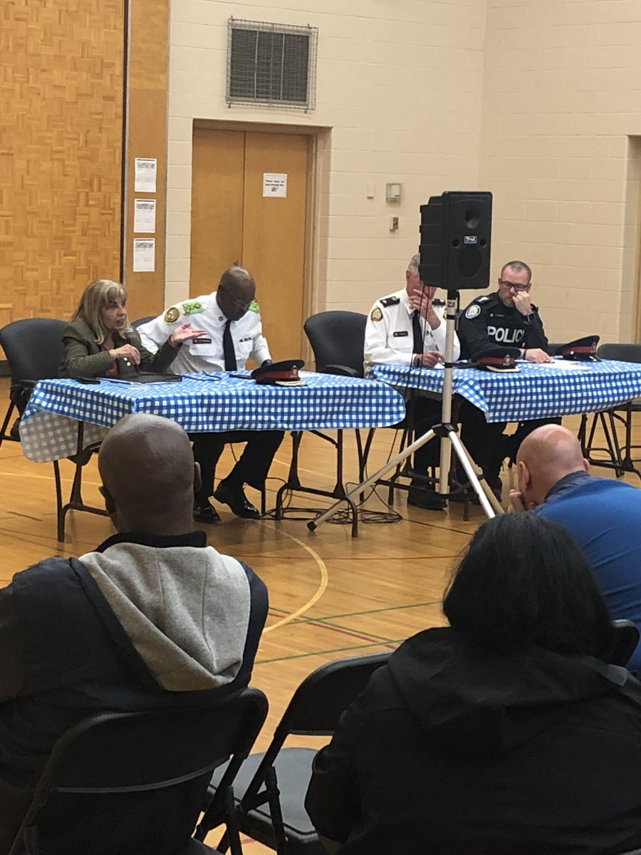 CCRPKevinB's tweet photo. Town Hall meeting on community safety yesterday with Councillor Nunziata, Police Chief Mark Saunders, Superintendent Ron Taverner and 12 Division St. Sgt. Pollock. #community #safety #collaborations https://t.co/PPMEWrAKYB