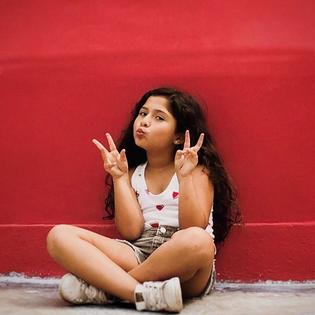 ruls5's tweet photo. ✌🏼¡Cada día más extrovertida! ✌🏼😉
Es lindo escuchar sus sueños y las cosas que quiere lograr en corto plazo. Con cada ocurrencia puede sacarme una sonrisa instantánea. Y de eso se trata de disfrutar los momentos, así sean pequeños. Quisiera tener más… https://t.co/Cu6H3qdHg8 https://t.co/QRsjvXNTfc