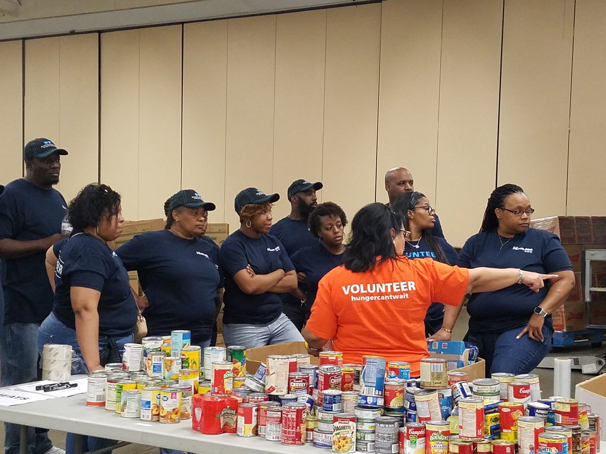 hungercantwait's tweet photo. #HungerCantWait so hard work doesn't stop. Our #SortARama partners are passionate about feeding our community this summer. @FoodLion @BlueCrossNC @QuickieCleaning @CrownComplexNC @CleaningQuickie https://t.co/2r765USNdl