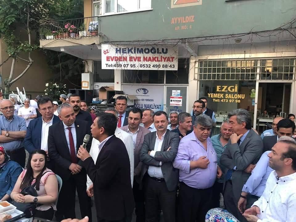 AVBakirlioglu's tweet photo. İstanbul'da yaşayan Alaşehir’li ve tüm Manisa’lı hemşerilerimizle aile sıcaklığı içerisinde ve #herseycokguezelolacak dualarımızla açtığımız iftarda buluştuk...
@eczozgurozel @BasevirgenBekir @gokhanyukselist @AhmetOkuzcuoglu @semihbalabanchp @KadirGokmenOgut https://t.co/pXv9eBjXPj
