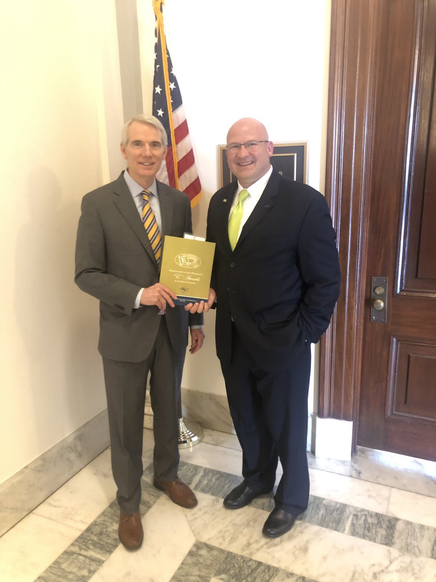 robportmanOH's tweet photo. Great to visit w/ Zach Green, an Ohio-based volunteer fire fighter, former Marine, and Founder of @LumAware. Today, Zach won the Presidentโs E-Award for Export Services for his work to develop unique glow-in-the-dark technology to improve the safety of firefighting equipment. https://t.co/3wq8HdH8ty