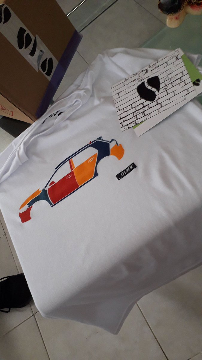 jordanbfrt's tweet photo. A rockear la merch 🔥🔥😎🤲🏻 @salomondrin  #Svipe https://t.co/ctUFi4ZYVA