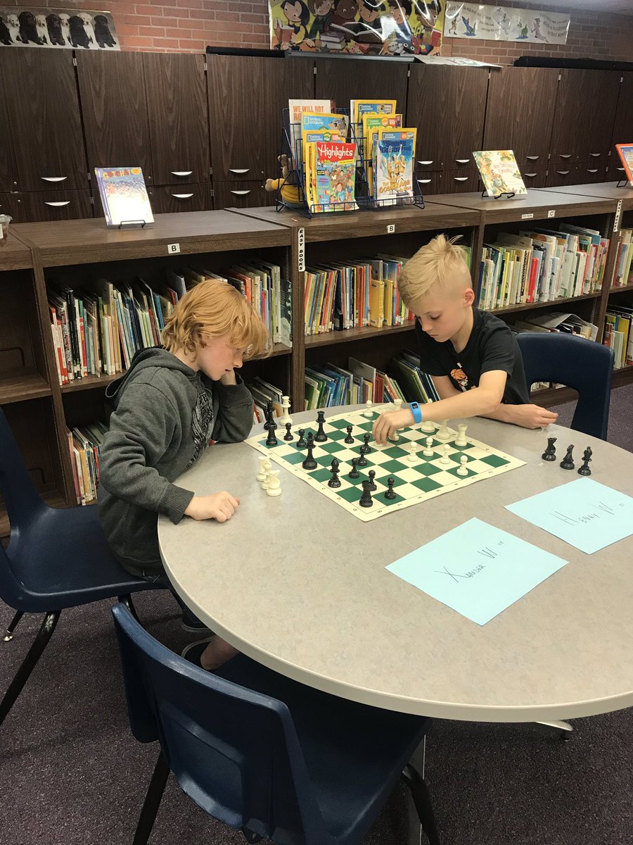 MrsSosin's tweet photo. The 2019 Lessenger Chess Tournament is underway ♟@roadrunnersrule #Wearelamphere https://t.co/BMbaWZGlV2