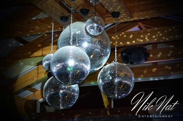 Shiny Disco Balls at @austinvilla_estate 
#weddingvenue #goldcoastweddingvenue #goldcoastweddings #weddingsgoldcoast bit.ly/2M2dhJx