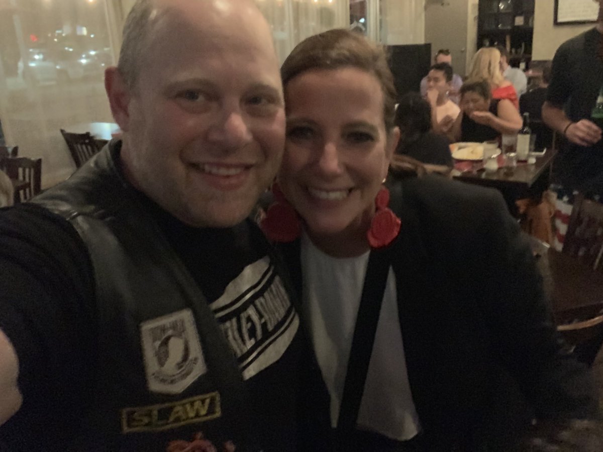 aslawetsky's tweet photo. Omg how crazy... @greatamericaOEG shows up randomly at our dinner in Richmond, as does Jim D!!! #RideForJillian
#patriotspack
#rollingthunder
#TheJillianFund
@JillianFund https://t.co/IKrVXoMIr8