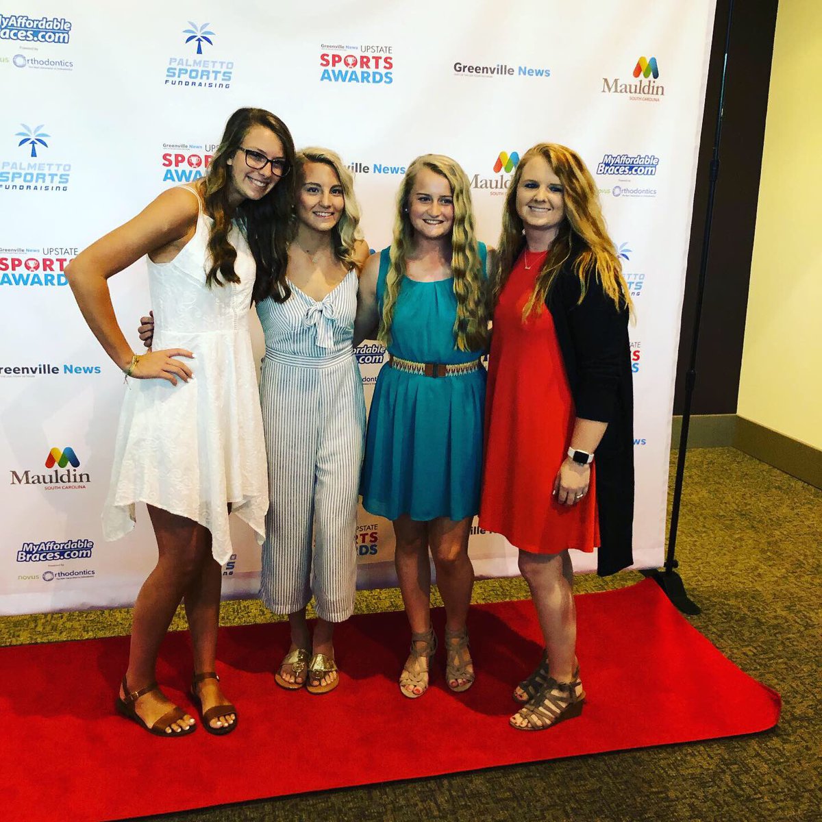 softball_brhs's tweet photo. Super proud of these student athletes! Blue Ridge placed 3 on the Greenville News Upstate Sports Awards Team. Congrats to @jessicaclak , @king_baylie and @allysullivan13! Huge shout out to @jessicaclak for earning the Softball Player of the Year award! #brhssoftball https://t.co/JFJJkyXwiH
