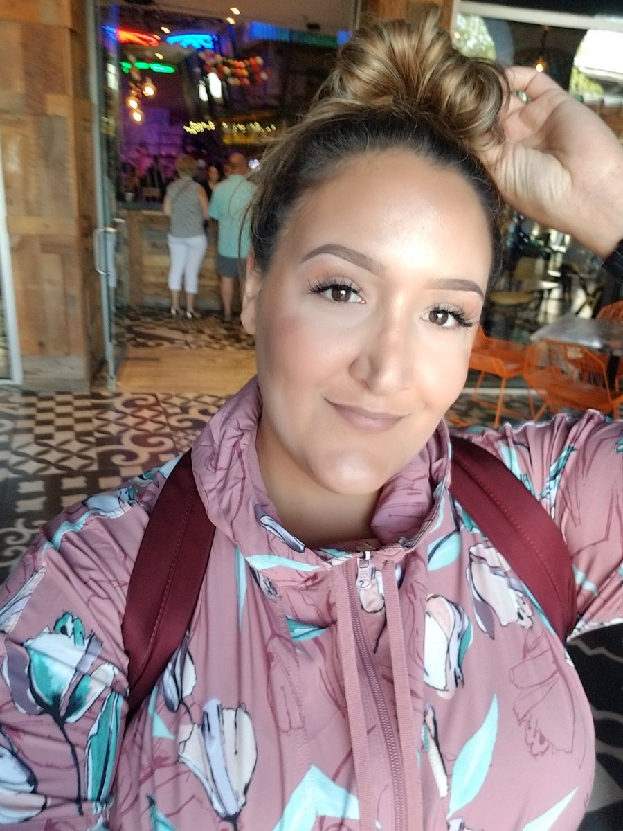 TheRedCruze's tweet photo. Those eye brows are "whoah" https://t.co/vAzItZKVwN