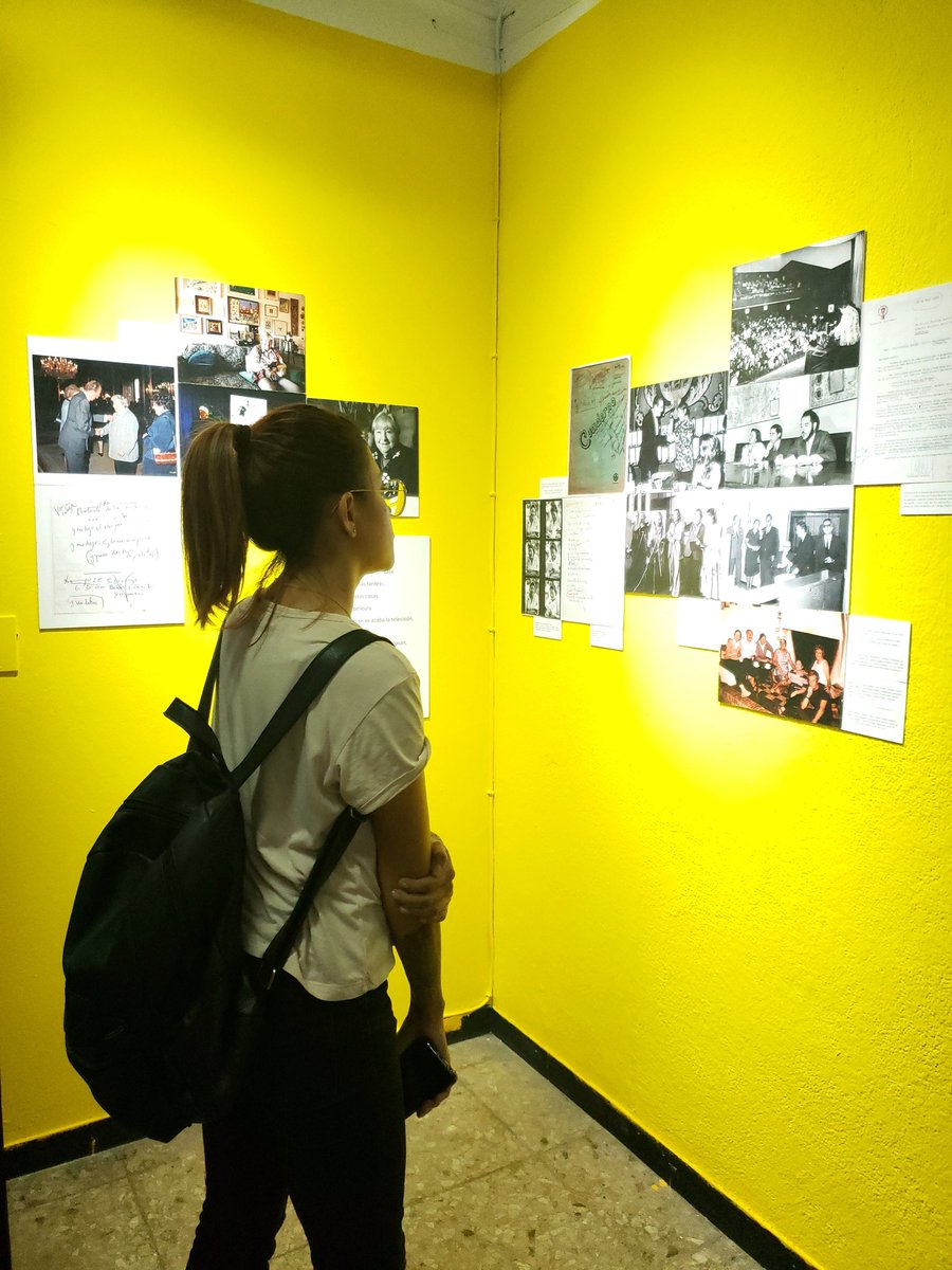 CCESV's tweet photo. Desde ya puedes visitar la expo #GloriaFuertes100, un recorrido artístico y vital por la obra de la autora. 📚 Estamos en la inauguración de una muestra que se mantendrá abierta hasta el 23 de junio en @lacasatomadasv 
#literatura #CCESV https://t.co/WQFQRlEaJj https://t.co/TjgNiiPZHm