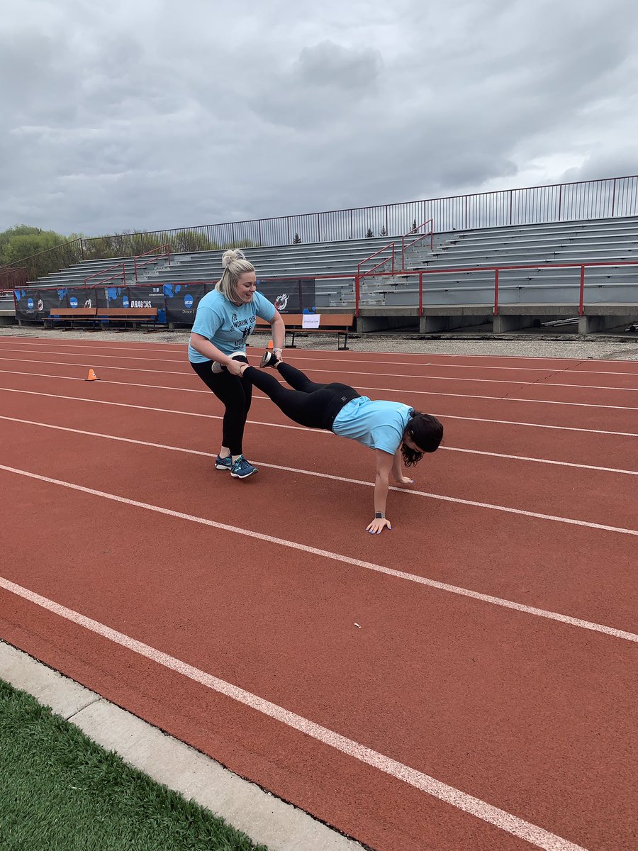 EBDesignCompany's tweet photo. obstacle course - everyone needs a buddy to push them forward 🙌🏼 #microsoft #FMWFCorpCup https://t.co/0sH9hXyW9o
