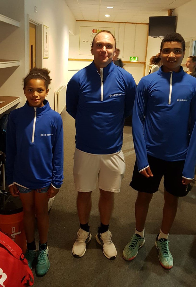 Sergetti_Tennis's tweet photo. SERGETTI Junior Players Rozie and Michael Nkereuwem, currently training at @tennisBTC in the middle is SERGETTI Coaching Ambassador and Head of Performance @smithy_red @NeilPauffley @BenMauguin @Kentlta #scienceofstringing #SERGETTI #Tennis https://t.co/ErhlWTQloC