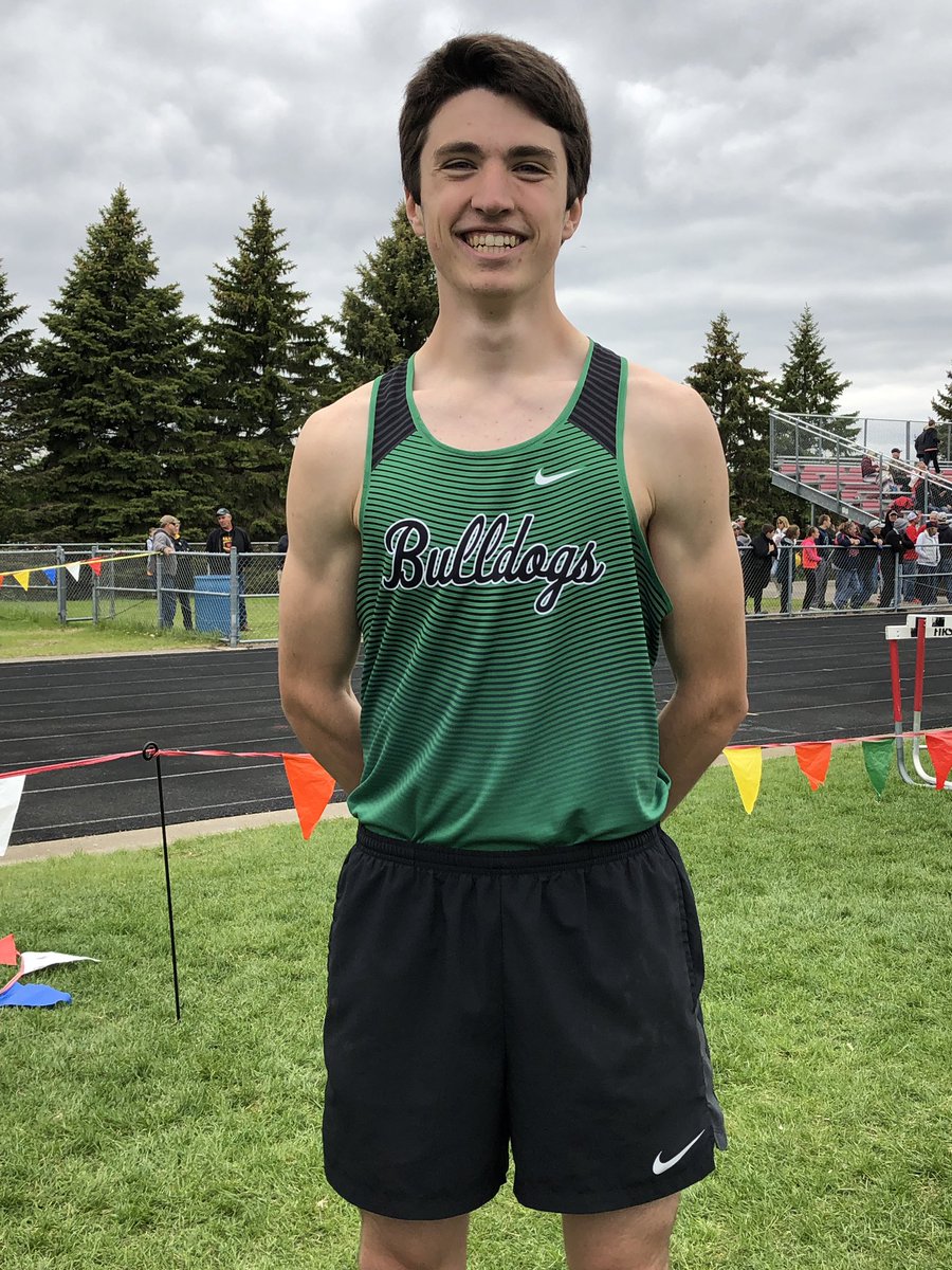 KWoelfel_runfun's tweet photo. #sectionqualifier #200mdash https://t.co/lrQNDKNtl5