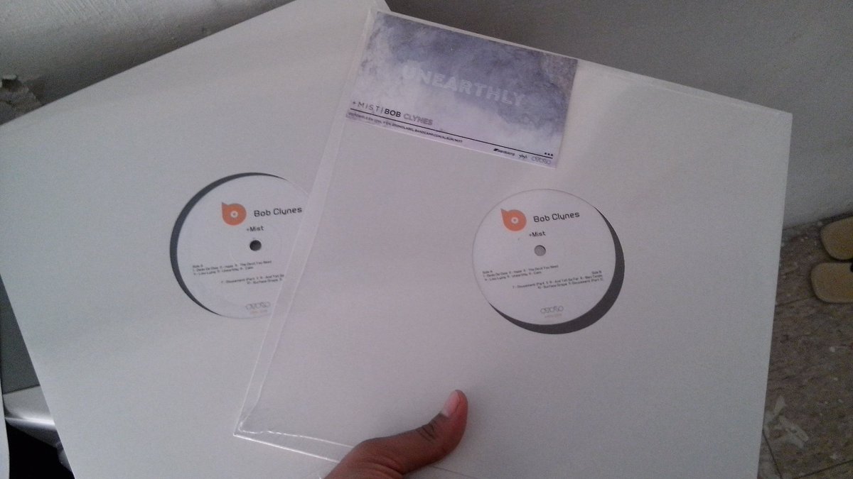 TeCapitalMX's tweet photo. Mi hermano #BobbyClynes me obsequio su nuevo Vinyl esta muy bueno pronto esperen nuevo Juggle #GarufaCrew https://t.co/VKHYfKTTlM