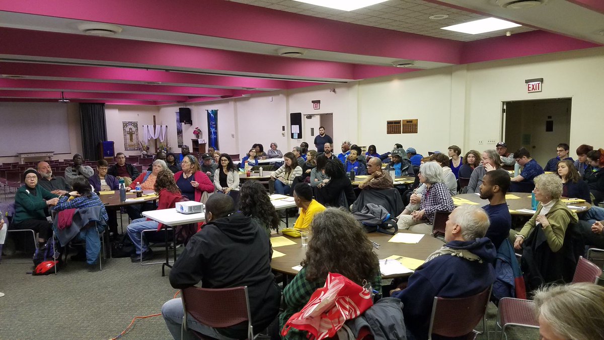 ONENorthside's tweet photo. We had a packed room for our inaugural Civics 101- Chicago City Government on Tuesday! Shout out to everyone who came to build their capacity about our city government. https://t.co/VFkgYzuHlv