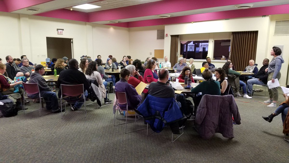 ONENorthside's tweet photo. We had a packed room for our inaugural Civics 101- Chicago City Government on Tuesday! Shout out to everyone who came to build their capacity about our city government. https://t.co/VFkgYzuHlv