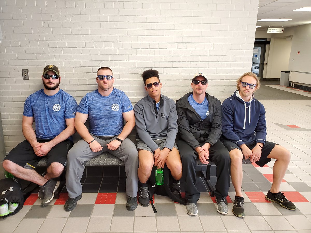 CrystalCoSteph's tweet photo. Boys game faces VS girls flexing....I think there's an obvious winner! #FMWFCorpCup @CrystalSugarCo https://t.co/fRKF9prniu