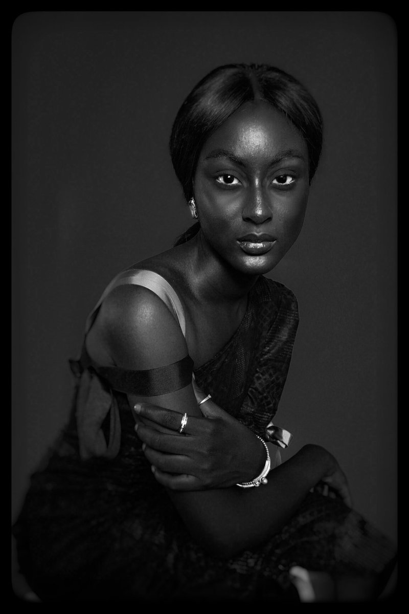 Asamaiige's tweet photo. "Don't stare too long"
Styled by @checheuduma
#asamaige #angelkanu #abiolaolusola https://t.co/ErM6LN9LOZ
