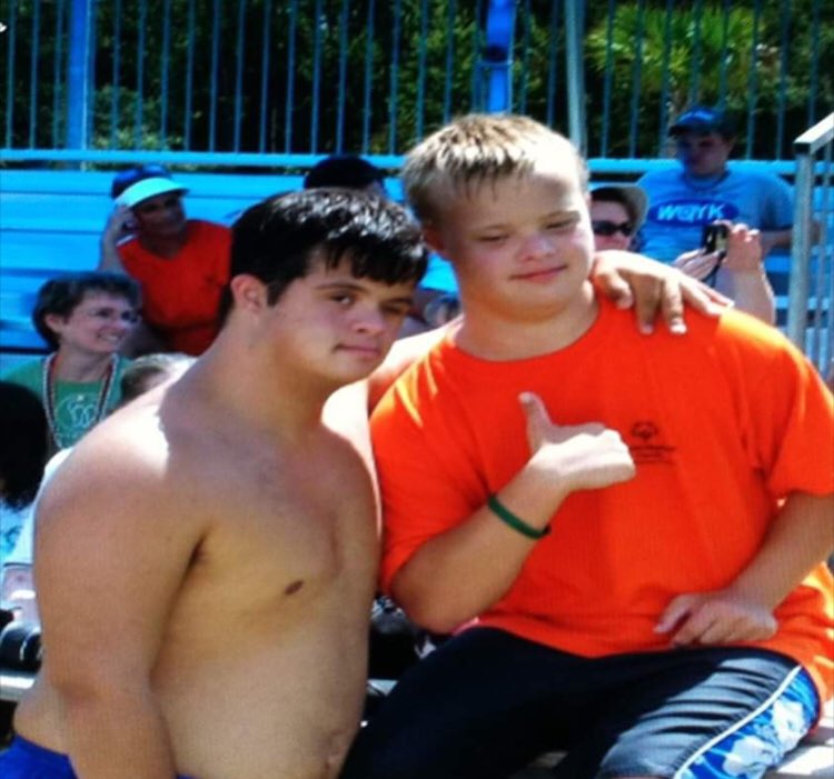 Sam71489075's tweet photo. Looking back when three best friends over so many years https://t.co/iY1Zy2ludZ